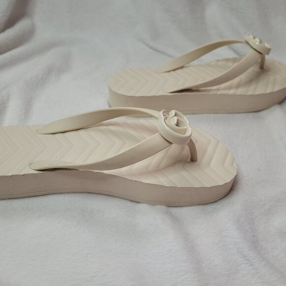 Gucci Marmont Platform Flip Flops w/Metal Emblem - Picture 7 of 10